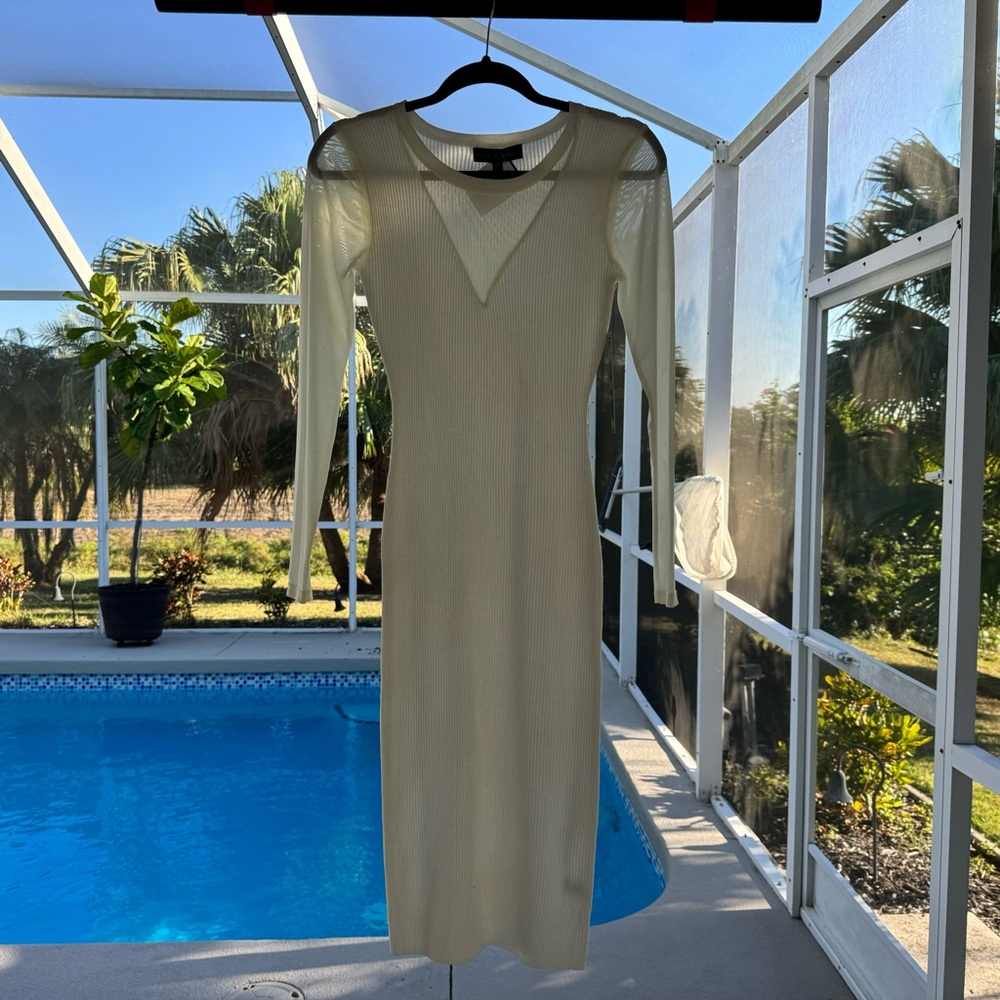 Elegant White Ribbed Dress